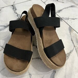 Platform sandals with elastic straps